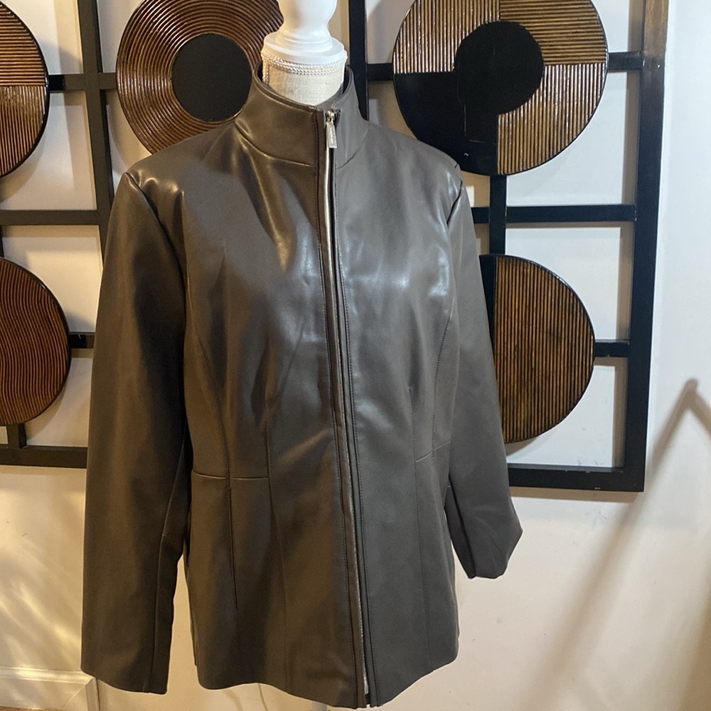 Kenneth Cole leather jacket brand new.